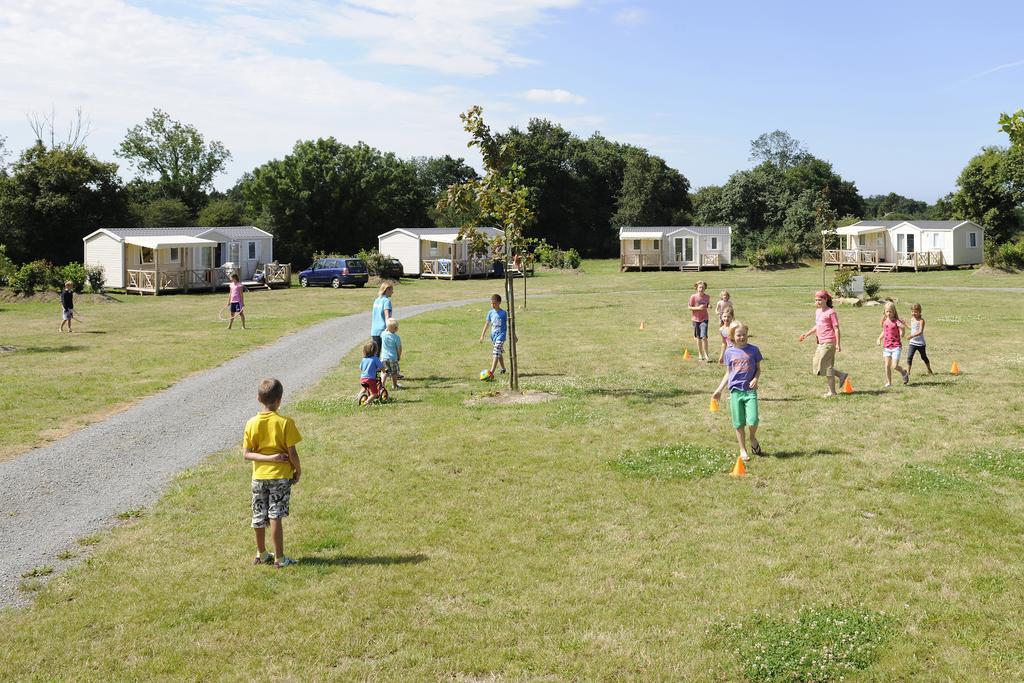 Camping RCN La Ferme du Latois Coëx Esterno foto
