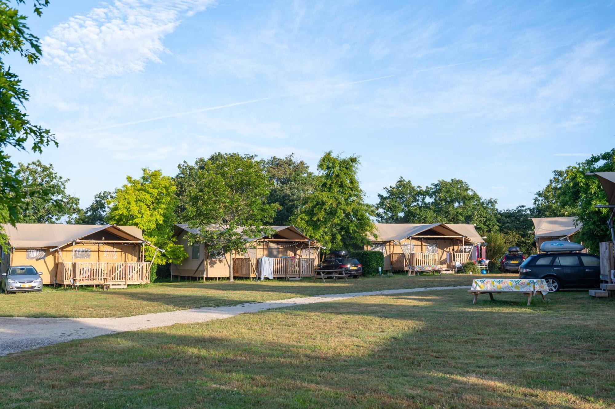 Camping RCN La Ferme du Latois Coëx Esterno foto