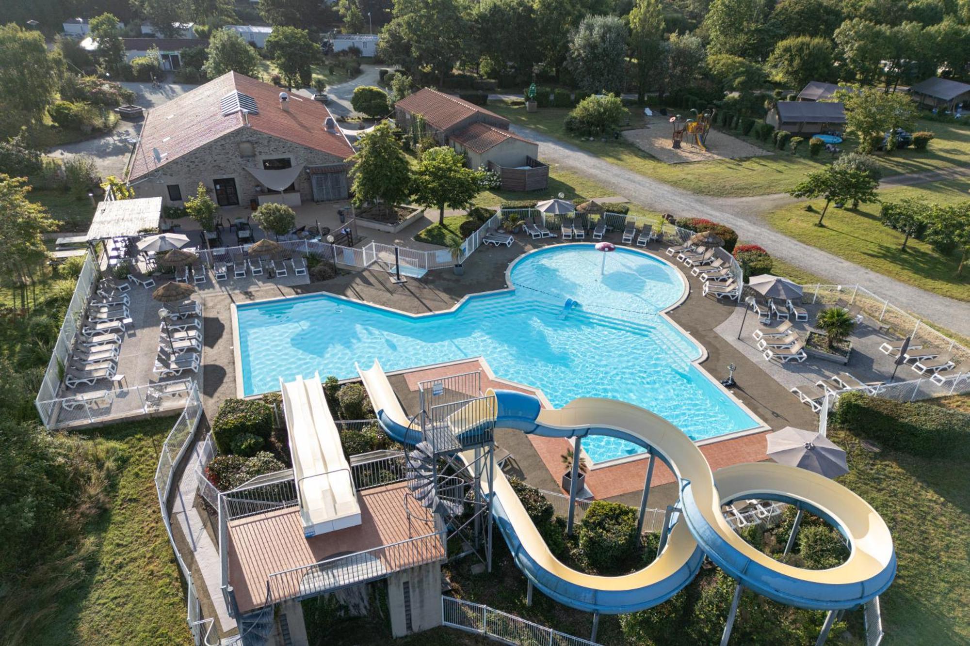 Camping RCN La Ferme du Latois Coëx Esterno foto